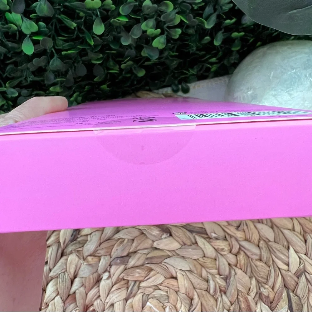 New Friends x Revolution Eyeshadow Brush Set and Carrying Case | Factory Sealed